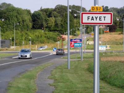 Fayet (Aisne) city limit sign