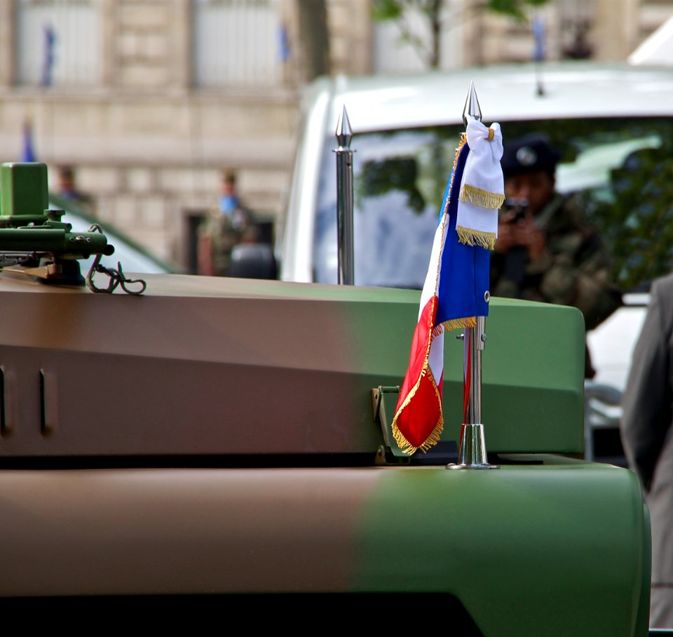 Fanion présidentiel command car 14 juillet 2012