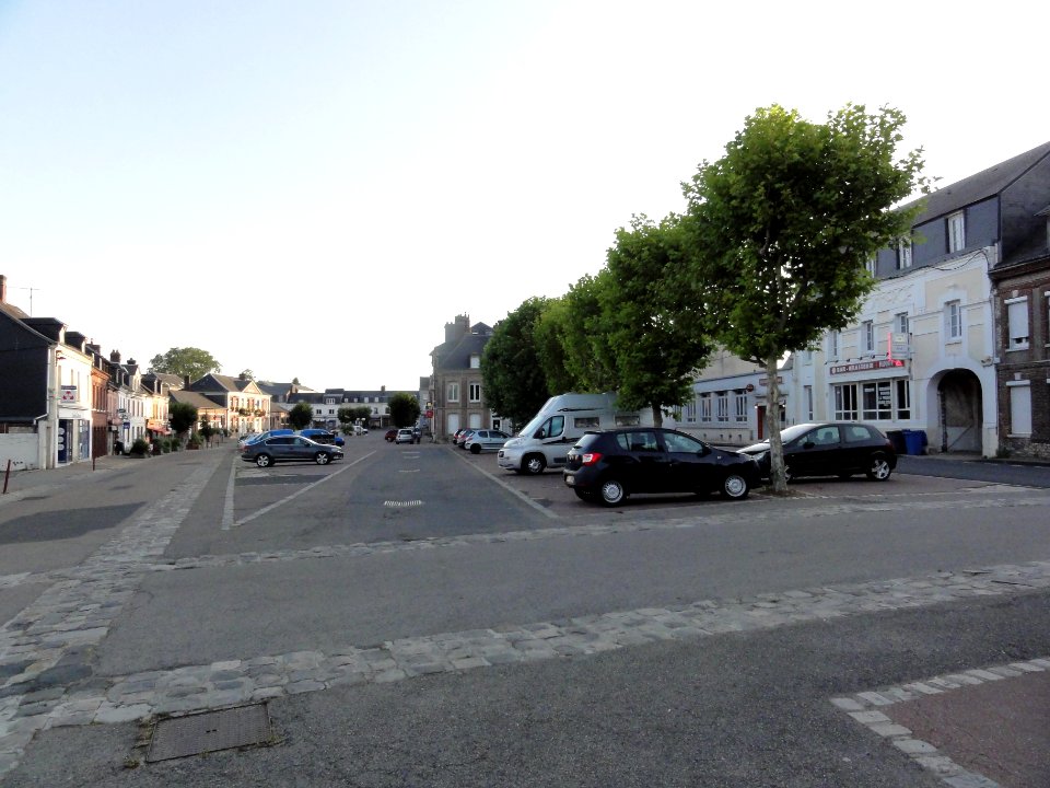 Fauville-en-Caux (Seine-Mar.) place Gaston Sanson