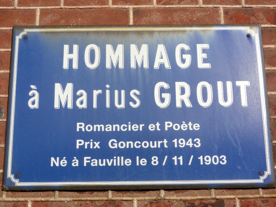 Fauville-en-Caux (Seine-Mar.) plaque Maurice Grout à la mairie