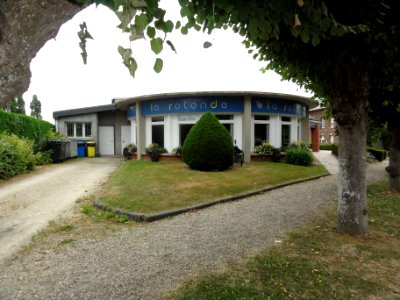 Fauville-en-Caux (Seine-Mar.) salle culturelle La Rotonde (02)