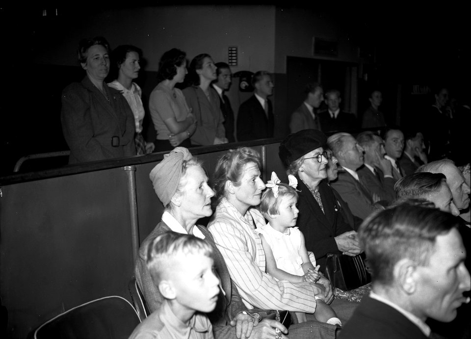 Fanny Blankers-Koen in de Cineac te Amsterdam, Bestanddeelnr 902-9164