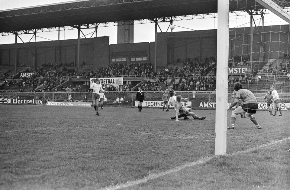 FC Amsterdam tegen NAC 3-0, spelmomenten, Bestanddeelnr 934-6596