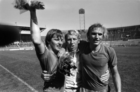 FC Amsterdam tegen AZ'67 0-0, vreugde na afloop, trainer van de Meent en Rob Bia, Bestanddeelnr 928-6289