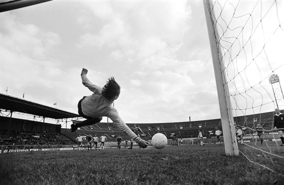 FC Amsterdam tegen PSV -07, Gerry Deijkers scoort 7e doelpunt uit penalty, Bestanddeelnr 929-5924