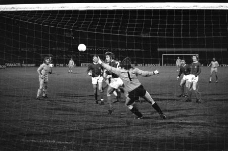 FC Amsterdam tegen Fortuna Dusseldorf (UEFA Cup) Theo Husers (onzichtbaar) scoo, Bestanddeelnr 927-6123