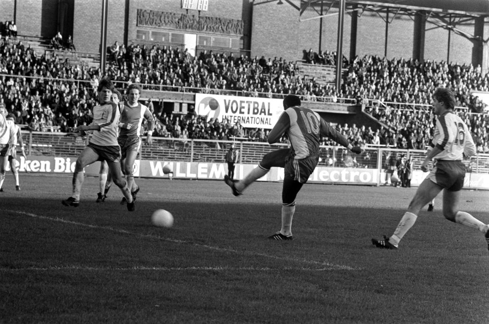 FC Amsterdam tegen Feyenoord 1-2, Clyde Best (Feyenoord) scoort 2-0, Bestanddeelnr 929-4587