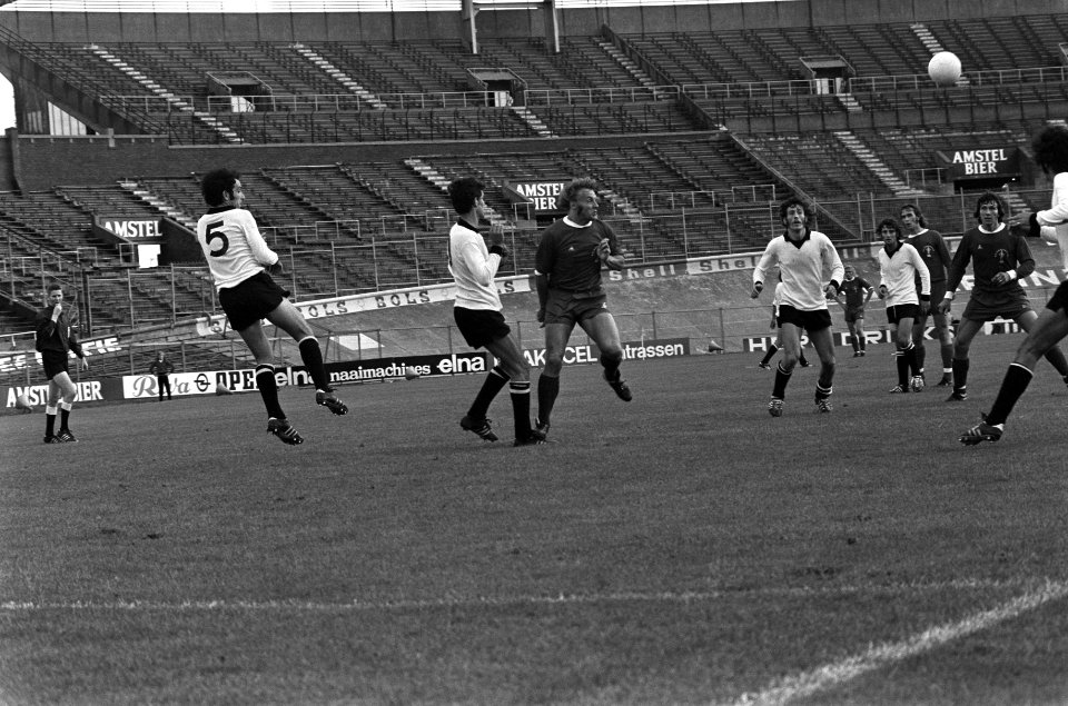 FC Amsterdam tegen Hiberniaus 7-0 UEFA Cup , spelmoment, Bestanddeelnr 927-4670