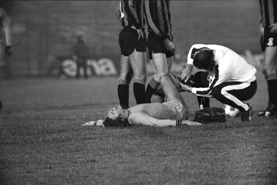 FC Amsterdam tegen Inter Milan 0-0 (UEFA), rumoer rond scheidsrechter, Bestanddeelnr 927-5682