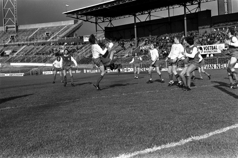 FC Amsterdam tegen MVV 0-0, spelmomenten, Bestanddeelnr 927-5442