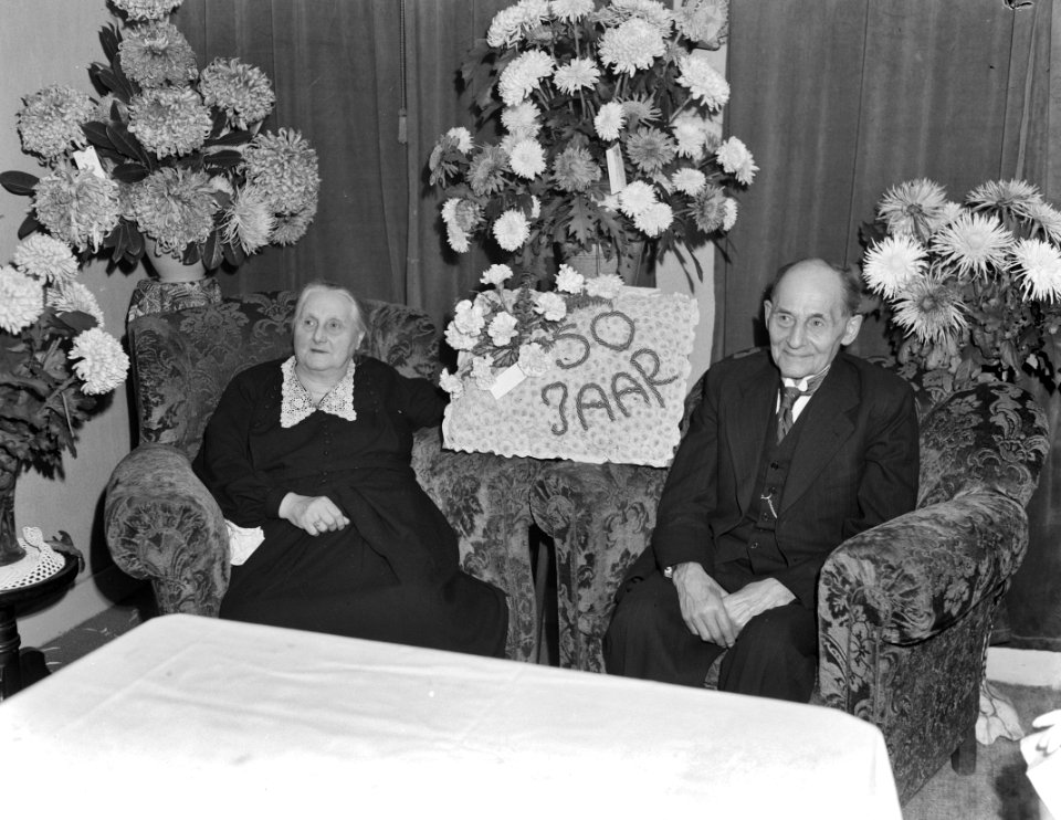 Familie de Graaff 50 jarig huwelijk Den Haag . Bruidspaar, Bestanddeelnr 905-3884
