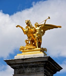 Fame of Industry Pont Alexandre III