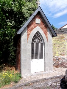 Famars (Nord,Fr) chapelle au bord d'un chemin