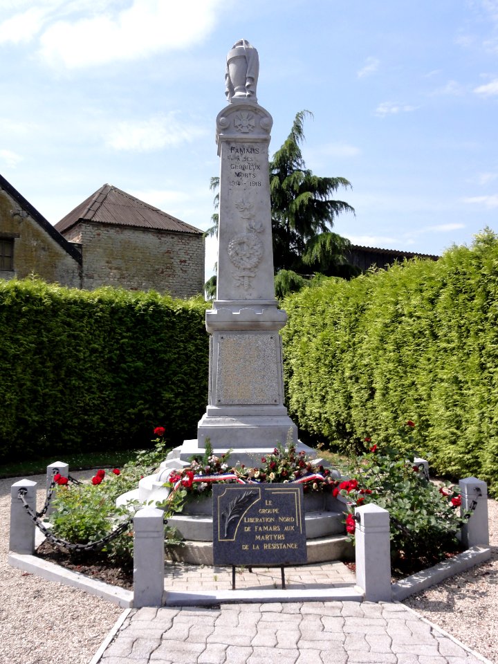 Famars (Nord,Fr) monument aux morts