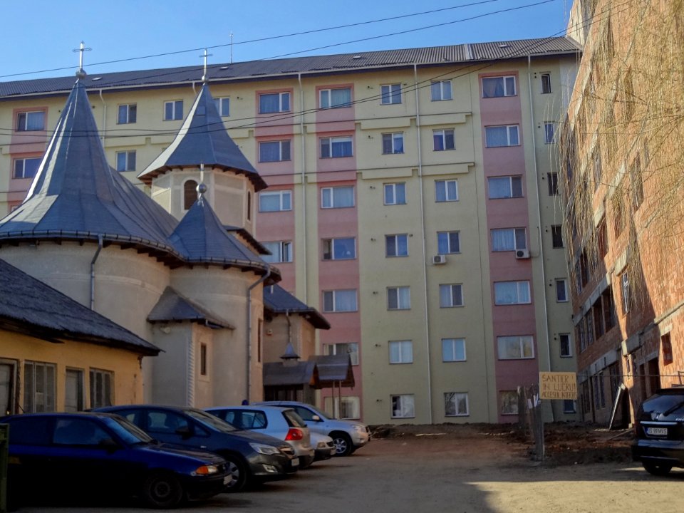 Falticeni hopital, eglise et hlm 2