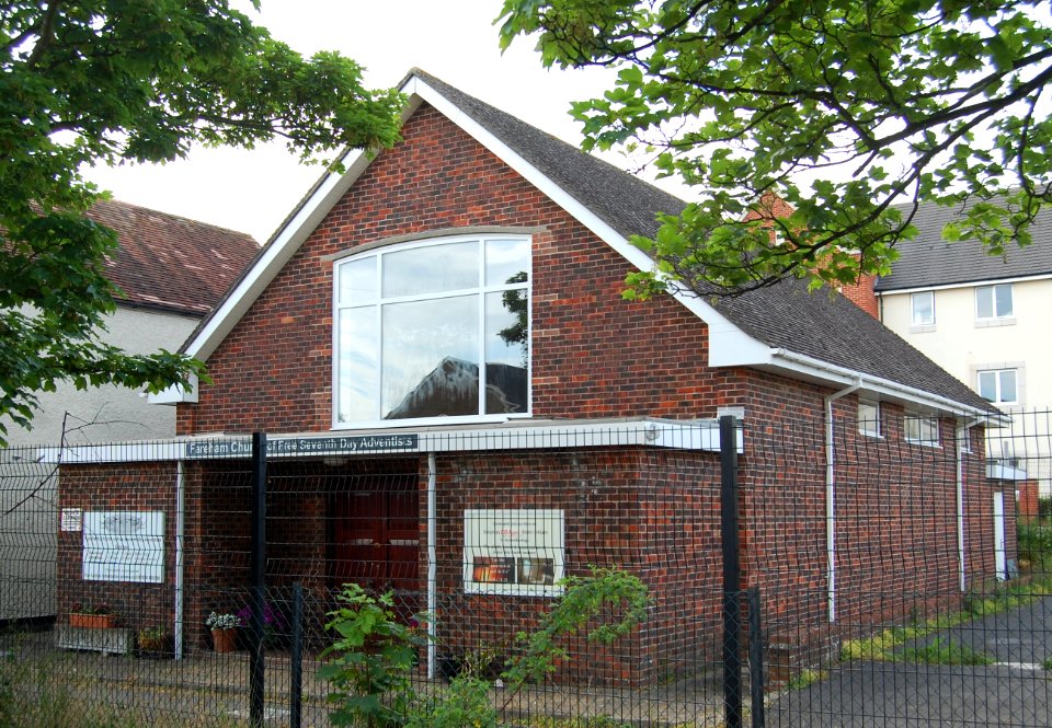 Fareham Free Seventh Day Adventist Church (former Gospel Hall), Malthouse Lane, Fareham (May 2019) (4)