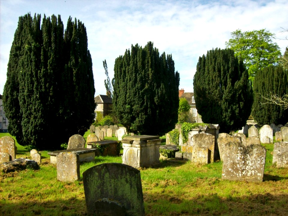 Faringdon churchyard