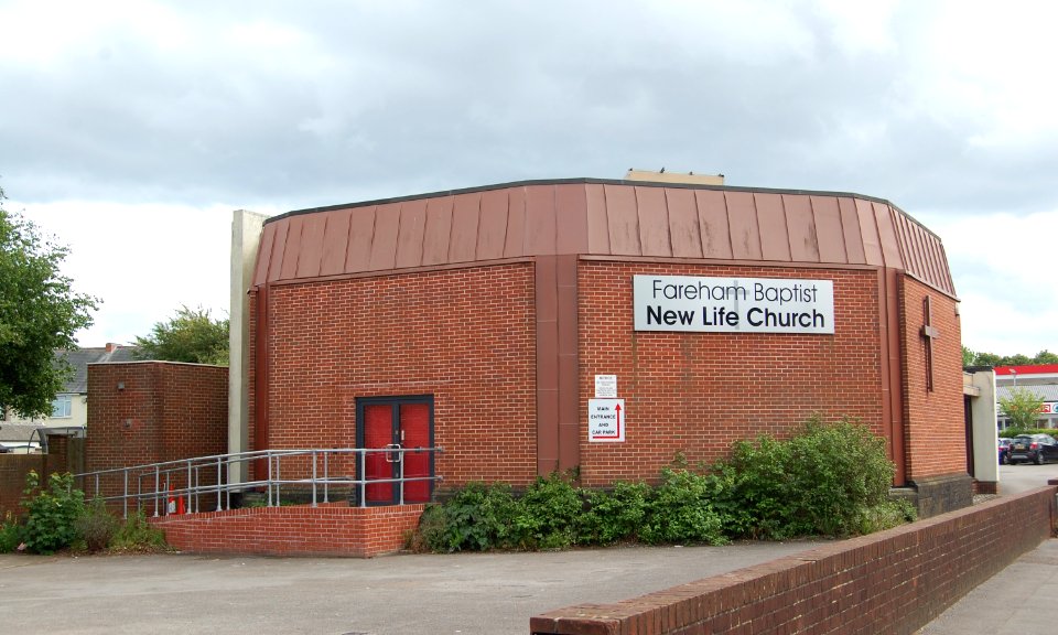 Fareham Baptist New Life Church, Gosport Road, Fareham (May 2019) (3)