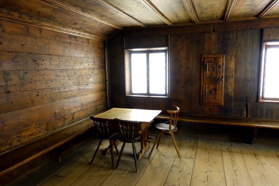 Farmhouse living room, probably from Toblach, South Tyrol, dated 1494 and 1516, Swiss stone pine, view 2 - Germanisches Nationalmuseum - Nuremberg, Germany - DSC03740