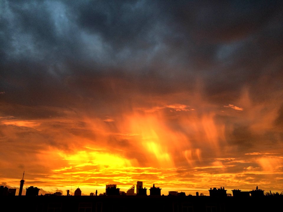Fantastic Skies (139689233)