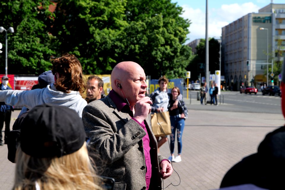Far right media provoking antifascist RCC bicycle demonstration Berlin 2020-05-30 03