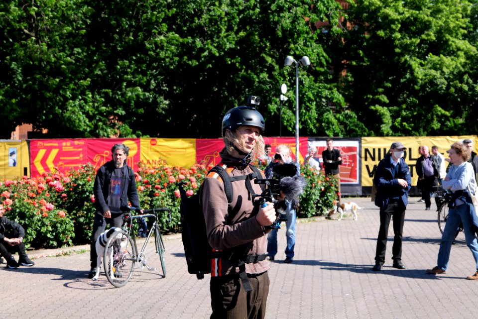 Far right media provoking antifascist RCC bicycle demonstration Berlin 2020-05-30 07