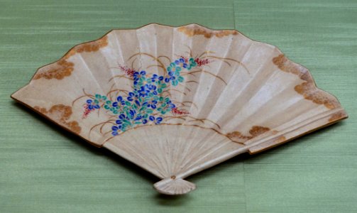 Fan-shaped dish with autumn grasses design, Kyoto ware, Japan, Edo period, 1700s AD, ceramics with overglaze enamel - Tokyo National Museum - Tokyo, Japan - DSC09371