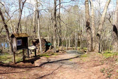 Farmington River site - Farmington Canal Aqueduct - Farmington, CT - DSC02164
