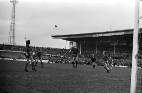 FC Utrecht tegen Feyenoord 0-0, Feyenoordspelers verlaten juichend het doel, nr, Bestanddeelnr 927-7273