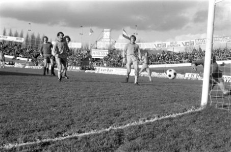 FC Utrecht tegen FC Amsterdam 2-2, vlnr Van Mauri Van de Ban , Hildebrand (s, Bestanddeelnr 927-7012