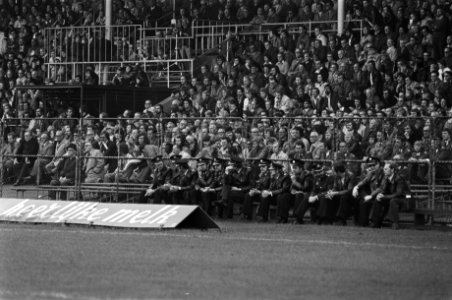 FC Utrecht tegen PSV 1-0 extra politie in Utrecht stadion, Bestanddeelnr 928-8025