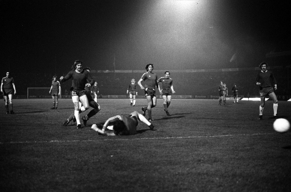 FC Utrecht tegen NAC 2-3 (halve finale KNVB), Steen Olsen (l) scoort, keeper De , Bestanddeelnr 927-1053