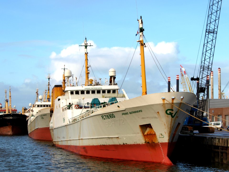 FC716900 Prins Bernhard - IMO 8224406 - Callsign FKHH