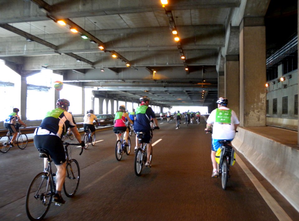FDR Dr under 62 St bldg jeh