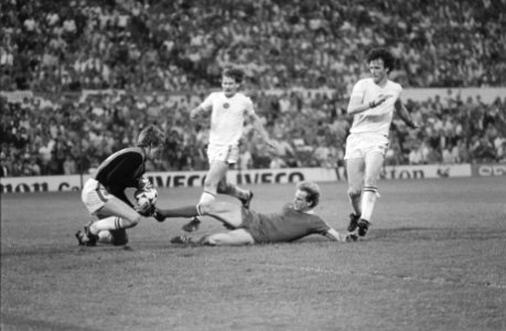 FC Bayern Munchen tegen Aston Villa 0-1 Europa Cup I Hoenest valt keeper Spink a, Bestanddeelnr 934-7232