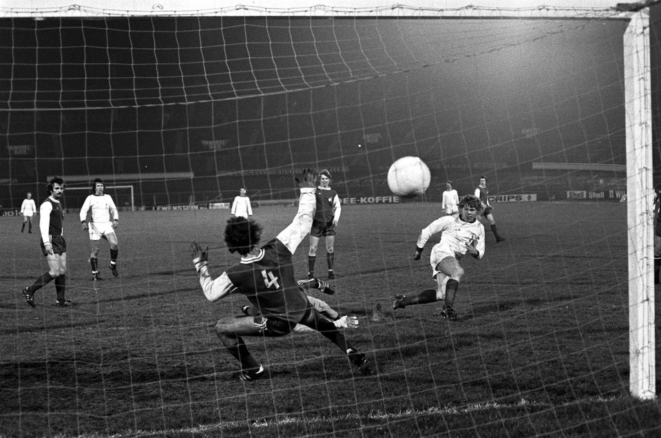 FC Amsterdam tegen FC Koln 2-3 ( UEFA Cup ) Jansen scoort eerste doelpunt, Bestanddeelnr 927-8151