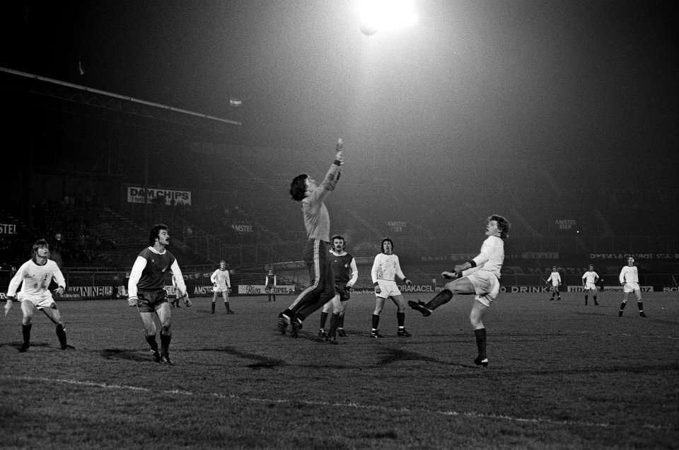 FC Amsterdam tegen FC Koln 2-3 ( UEFA Cup ) spelmomenten, Bestanddeelnr 927-8154