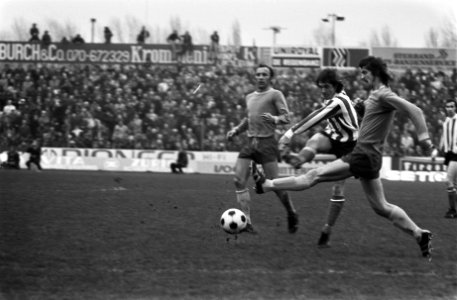 FC Den Haag tegen PSV 1-1, spelmomenten, Bestanddeelnr 927-6754 photo