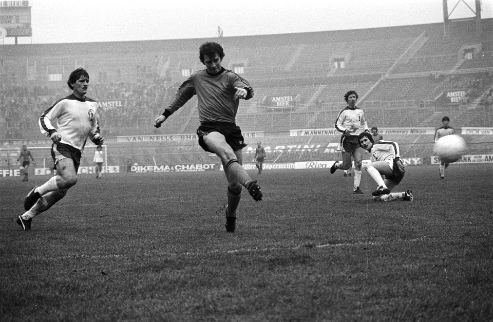 FC Amsterdam tegen Volendam 0-1, Billy Bond scoort enige doelpunt, Bestanddeelnr 929-5140
