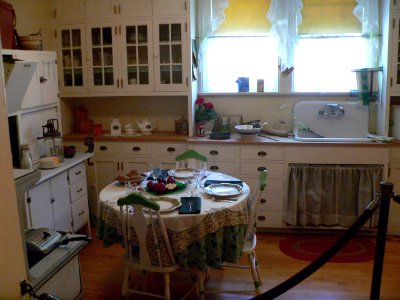 Father Flanagan house (Omaha) kitchen 1