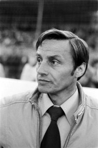 FC Den Haag tegen Feyenoord 1-1, FC Den Haag trainer Piet de Visser (kop), Bestanddeelnr 929-8825