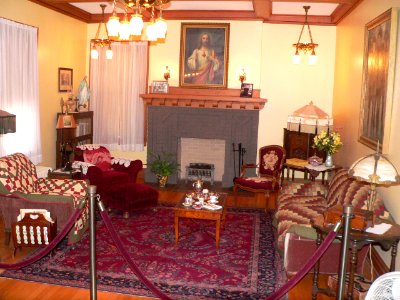Father Flanagan house (Omaha) living room 1