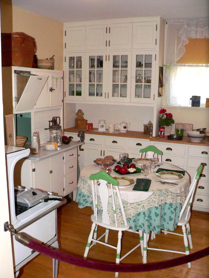 Father Flanagan house (Omaha) kitchen 2