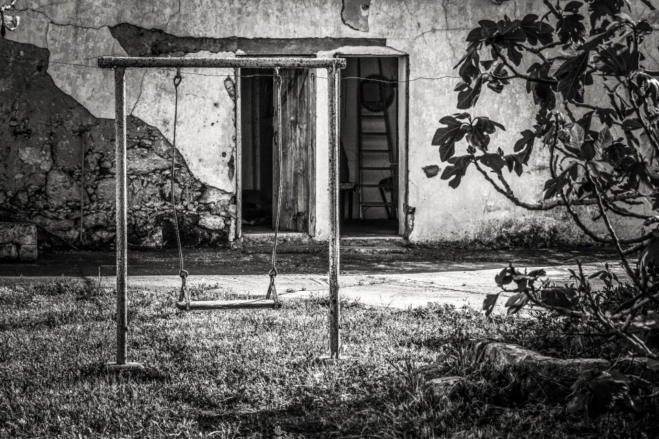 Old house decay memories