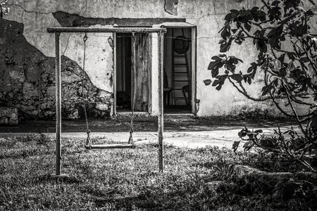 Old house decay memories