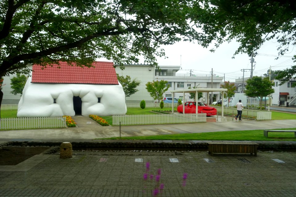 Fat House, Fat Car by Erwin Wurm - Towada Art Center - Towada, Aomori - DSC00821
