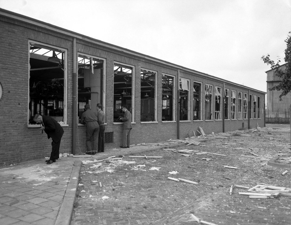 Fabrieksontploffing Luchtvaartstraat Amsterdam, Bestanddeelnr 906-6910