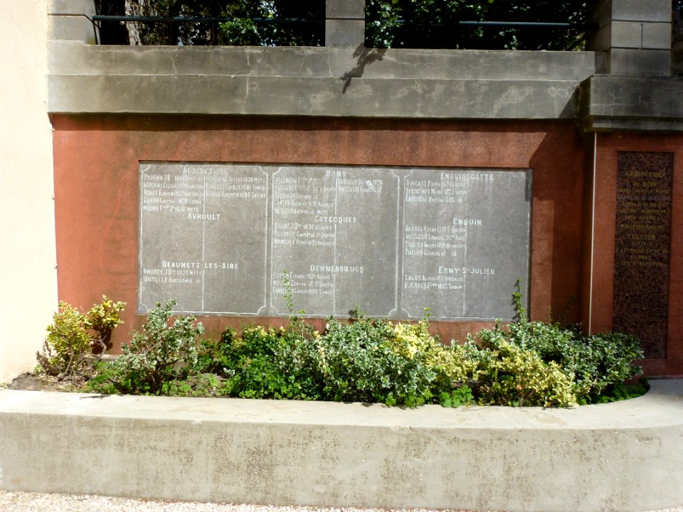 Fauquembergues (Pas-de-Calais, Fr) mon aux morts canton, 1870, 1898 noms, liste 1