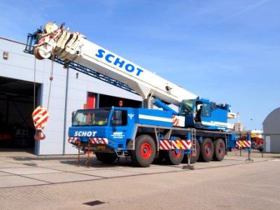 Faun crane Schot verticaal transport bv