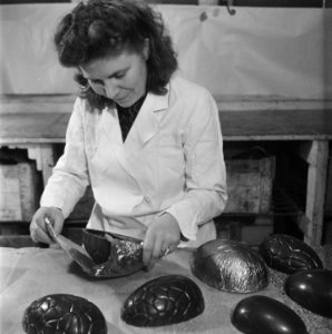Fabricage van paaseieren, Bestanddeelnr 902-0736